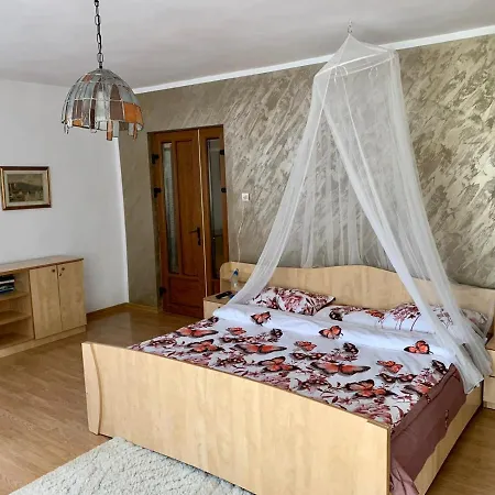 Casa Din Livada Villa *